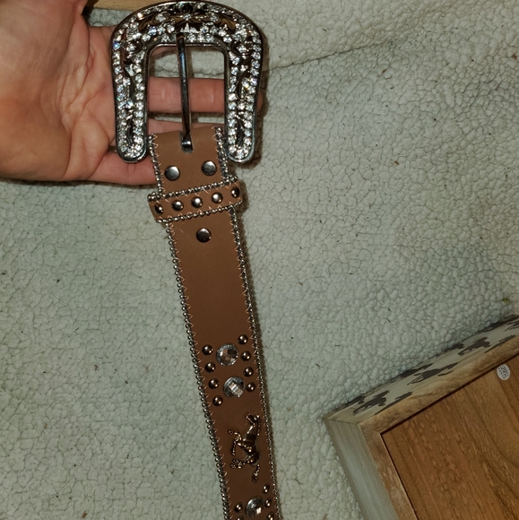 Running horses belt sz small - Picture 5 of 5